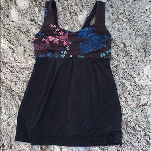 Lululemon workout top